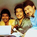 artist image Apo Hiking Society Mr. T2: Bahay Kubo / Babagtu / Pamulinawen / Magtanim Ay Di Biro / Sapagkat Kami Ay Tao Lamang / Sitsiritsit Alibangbang Dalawampunapo Sila Live