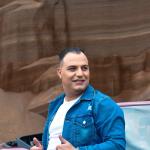 artist image Armeni Ashxarhi Mej Ashxarhn Es Im Ashxarhi Mej Ashxarhn Es Im - Single