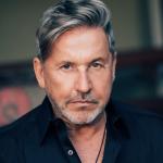 artist image Ricardo Montaner Tan enamorado de ti Vallenato al límite