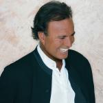 artist image Julio Iglesias Venezia a Settembre (Begin The Beguine) 
