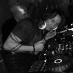 artist image Joseph B, Nine Lives Orchestra, Emanuele Caponetto, Francesco Altamura feat. Laura Mills Gli anni 90 ci portavan via (Radio) Gli Anni 90 Ci Portavan Via